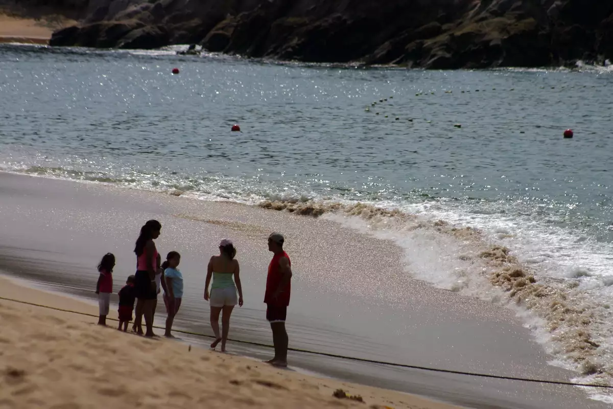 Los bloqueos carreteros han ocasionado que el turismo de estados aledaños no llegue a Huatulco.