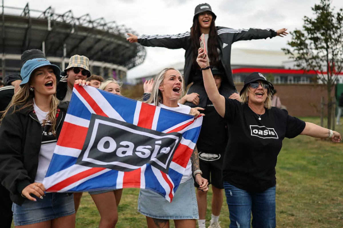 oasis live 2025.png