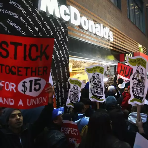 protesta nacional de trabajadores de la industria de la comida rapida