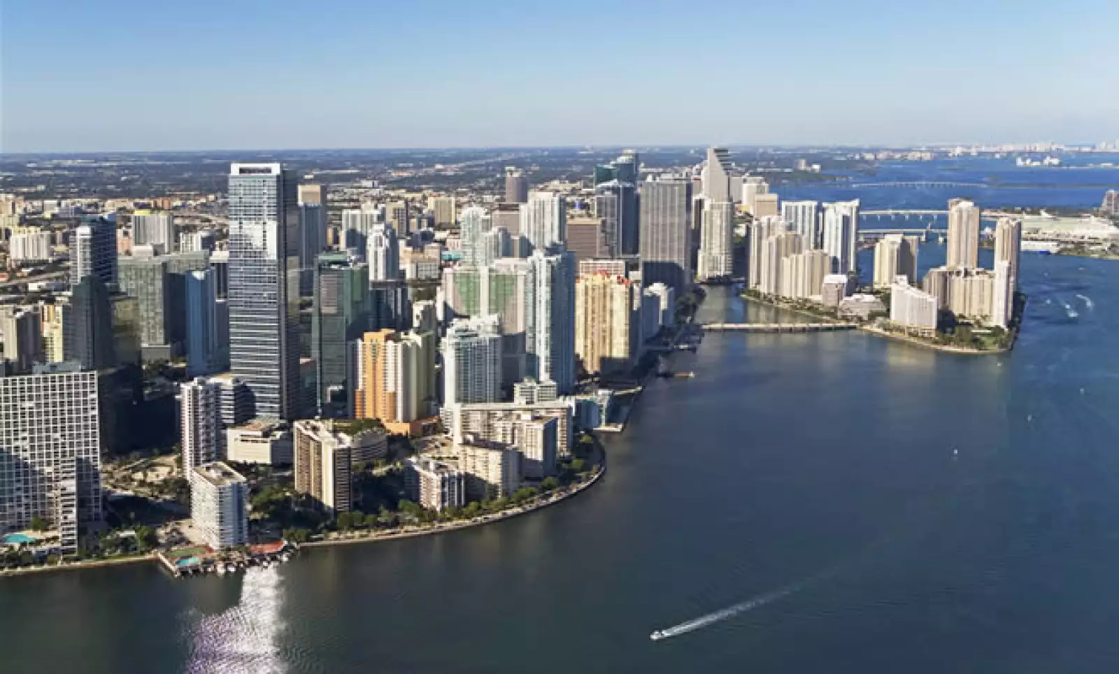 Un salto de 5 destinos para esta capital, apoyada por la moda en los trajes de baño.