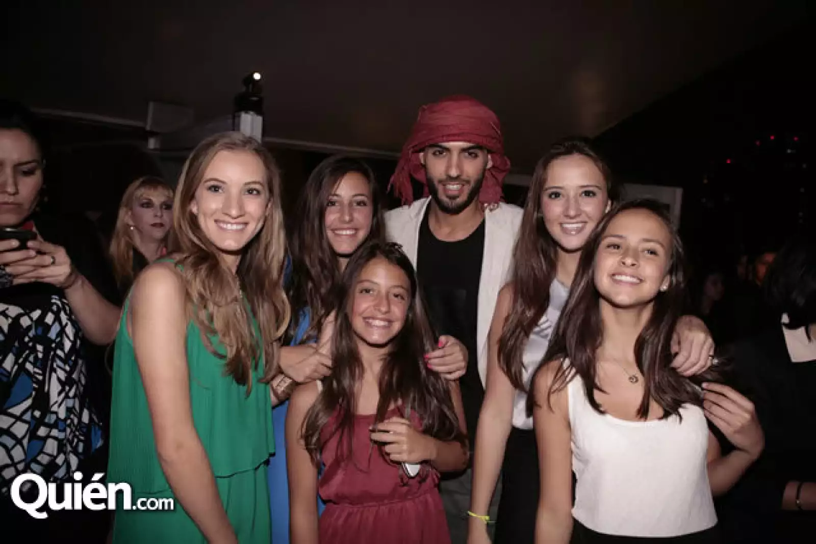 Mayte Azcárraga, Lorenza y Sofía Serna, Omar Borkan y Sofía e Isabel Casillas