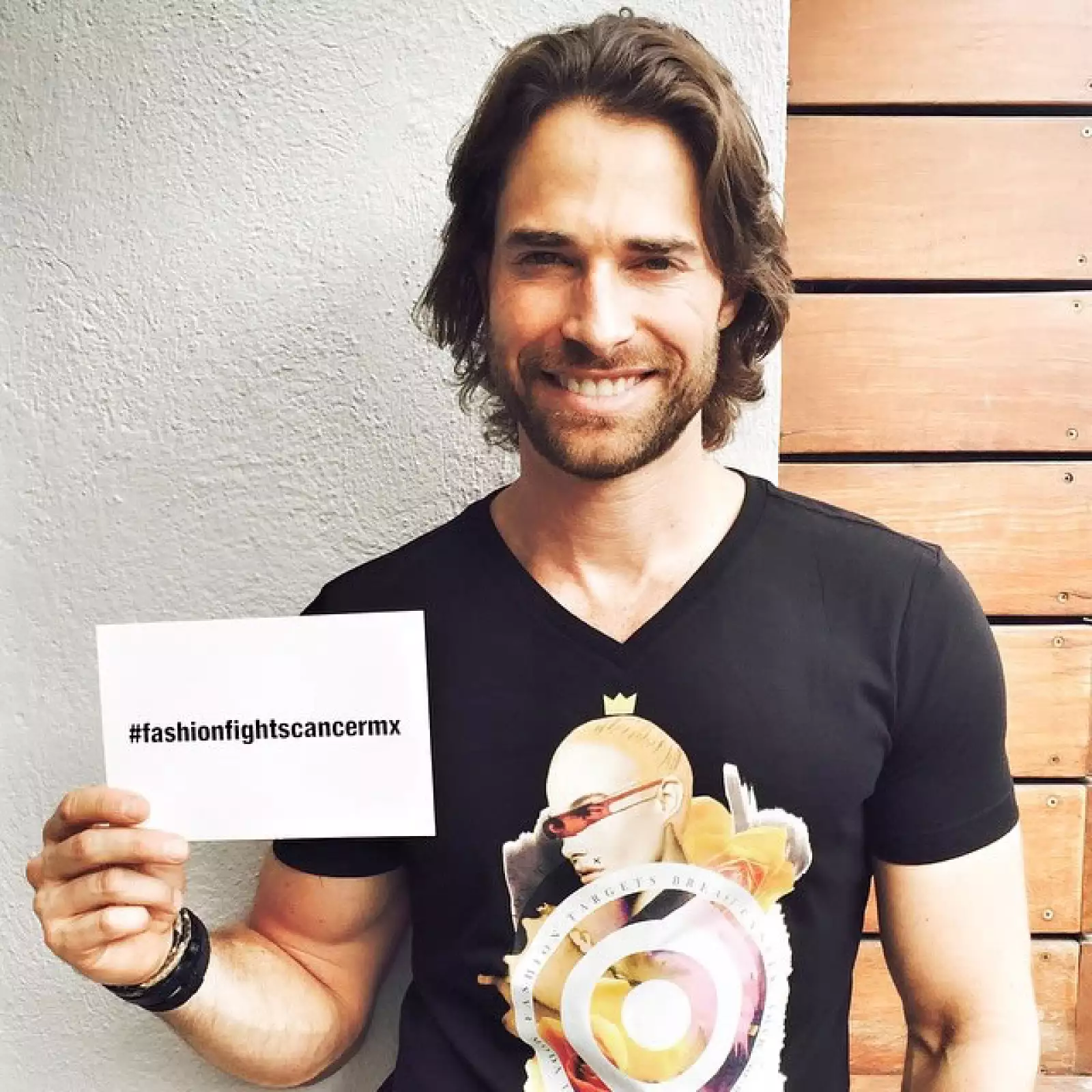 Sebastián Rulli: `Apoyando con mucho amor esta noble causa #fashionfightscancermx´.