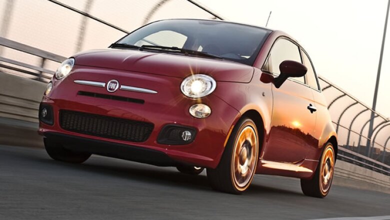 El Fiat 500 nació en 1957 para competir contra el modelo ‘Beetle’ de Volkswagen y ayudar a la vida citadina de Italia.