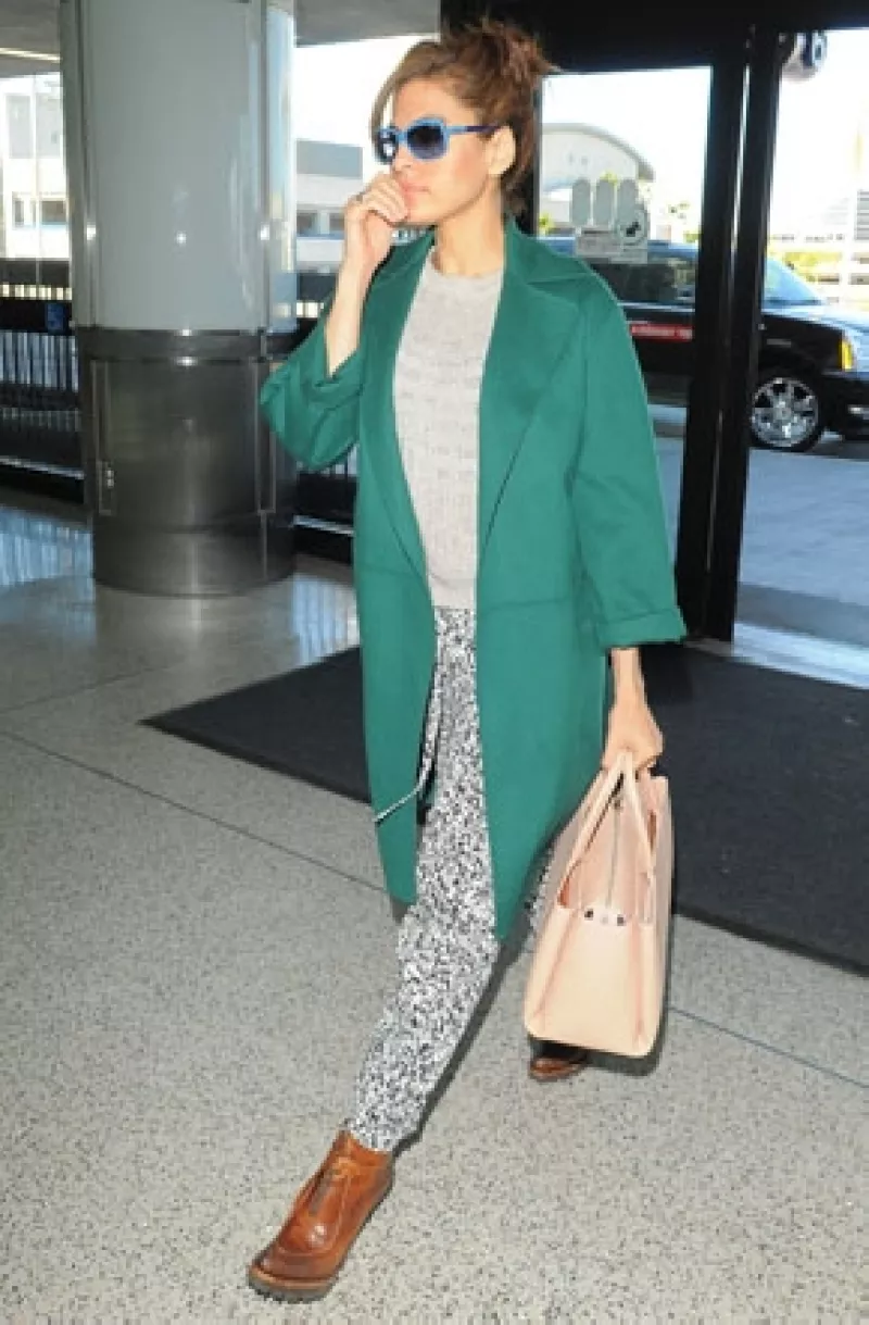 La actriz dijo en el programa que no le gusta celebrar San Valentín, por lo que pedirá una cena sencilla y verá "The Notebook", protagonizada por el actor, hasta llorar.