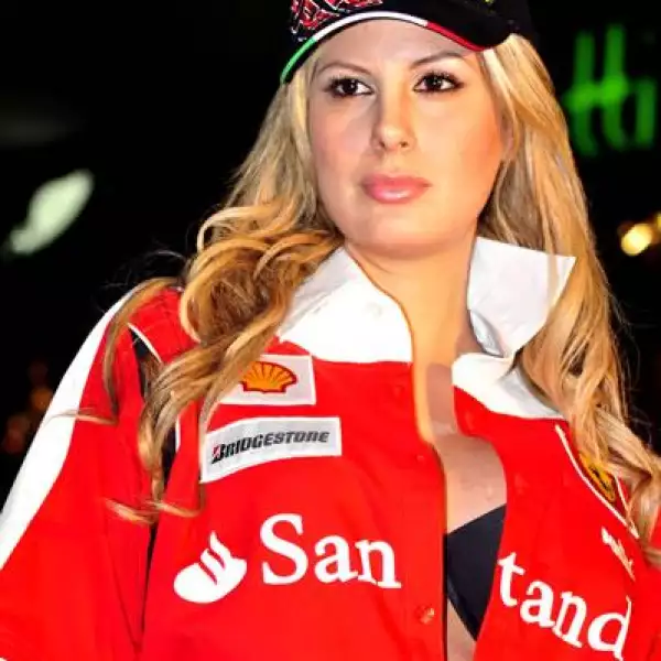 Desfile en la Plaza 401