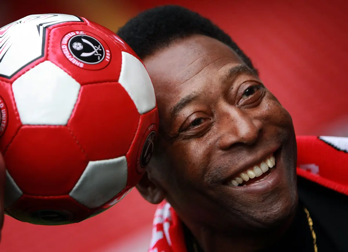 Histórico jersey de Pelé con el que ganó su primer Mundial rompe récord en subasta millonaria