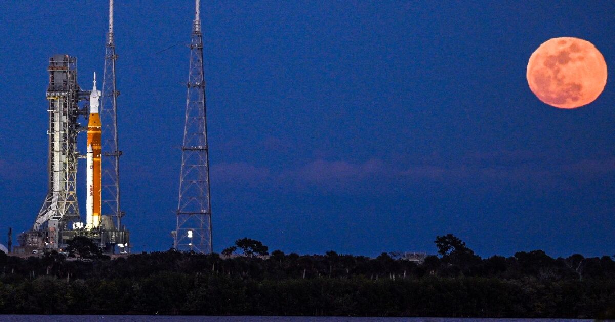 ¡Nueva Carrera Espacial! EE.UU. y China enfrascan batalla por la Luna
