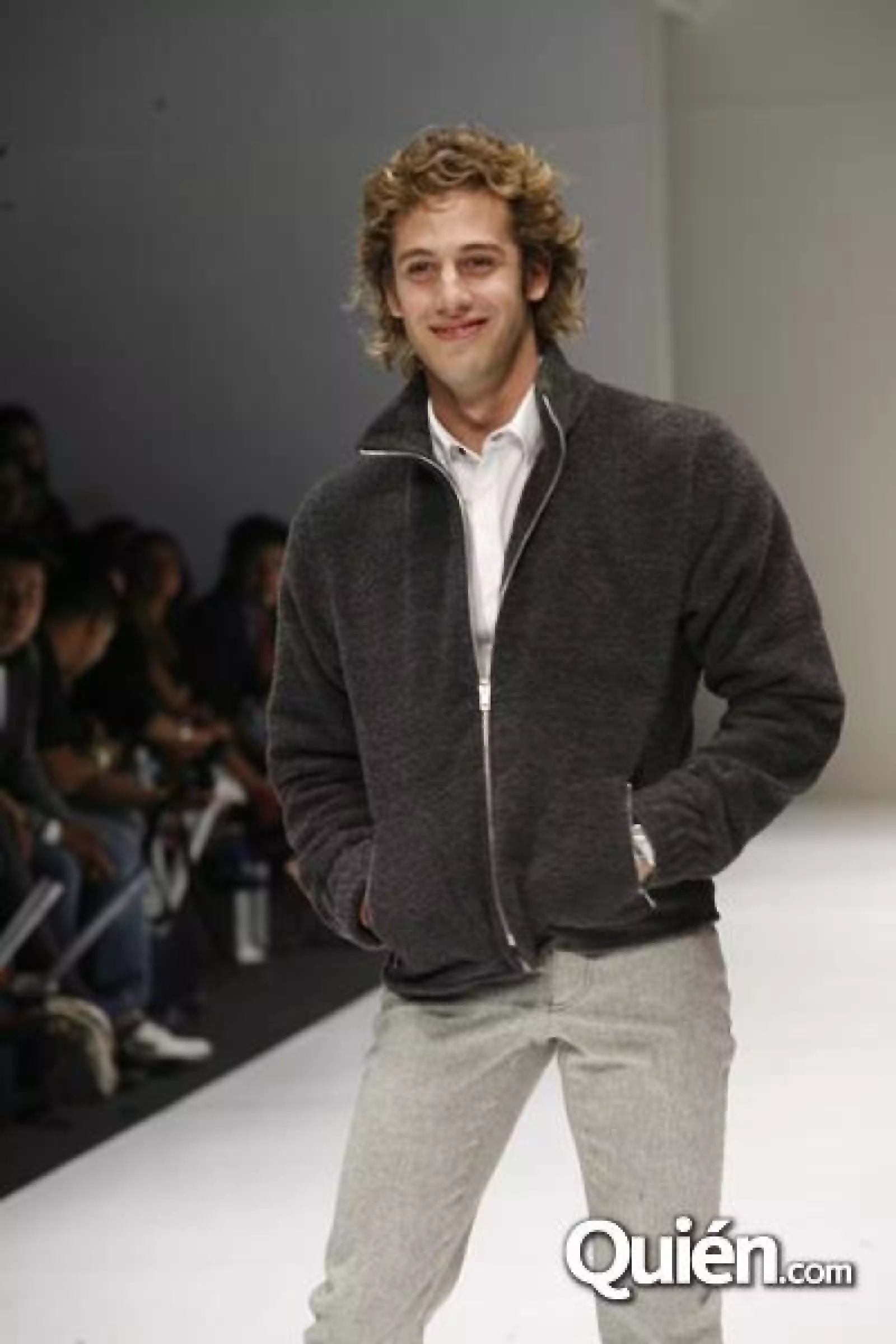 Dfashion Desfile  Love is black