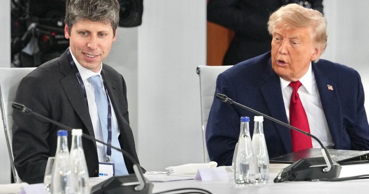 TRUMP FRENA IA DE OPENAI