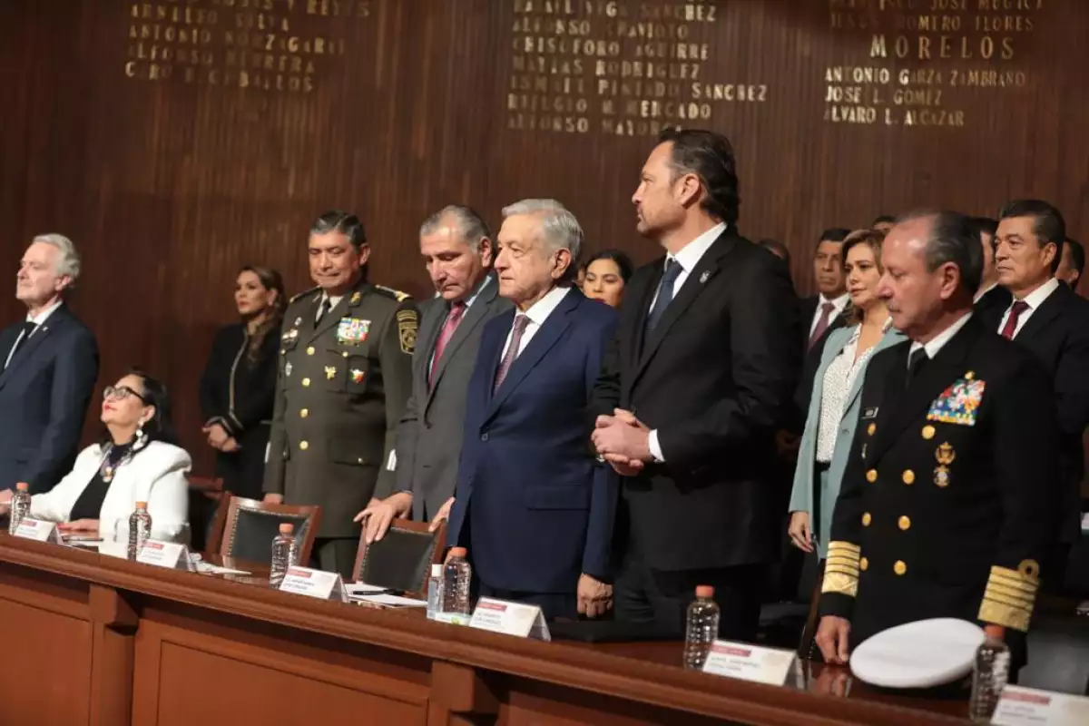 Amlo-piña.jpeg