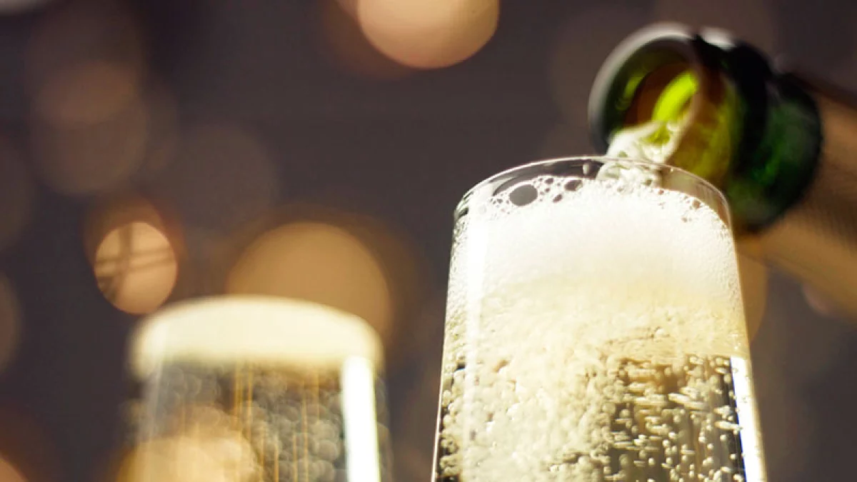 Champagne gravedad cero