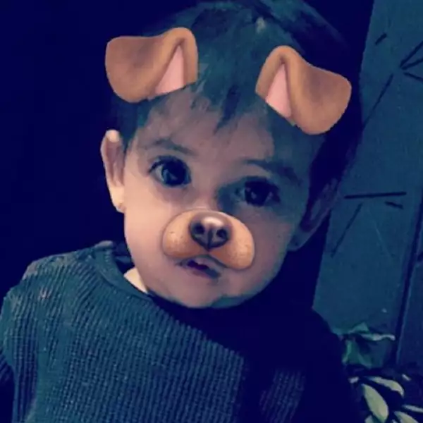 En su propia cuenta de Instagram y a través de ella sus papás comparten divertidas fotos como esta.