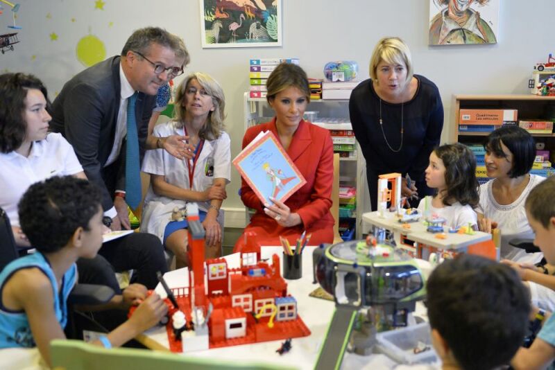 Melania Trump habla cinco idiomas 1.jpg