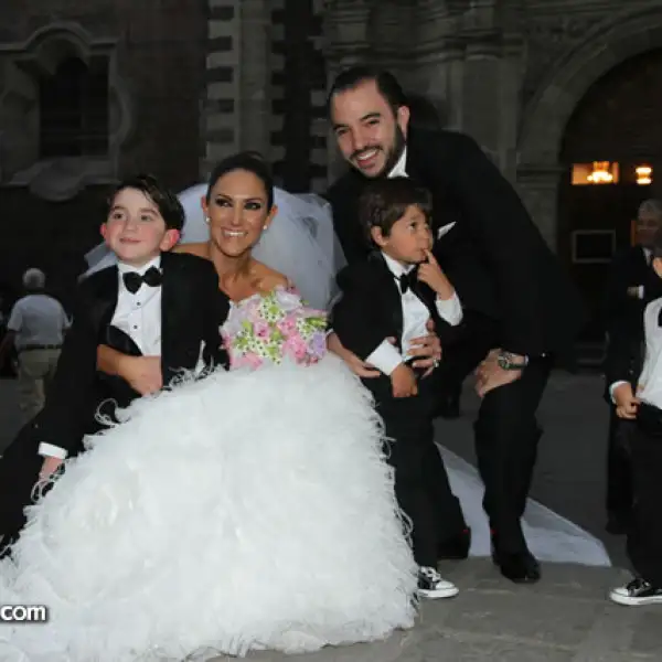 Renato (Hijo de Fernanda) María Fernanda González Ibarra,Juan Pablo Martínez Iglesias,Juan Pablo,Luciano