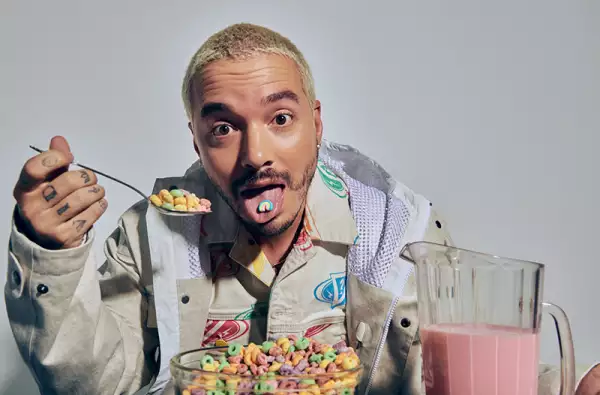 j-balvin-guess-elle-man-colores-2