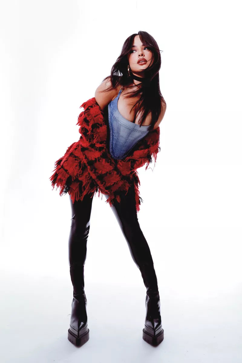 ELLE-246-BECKY G-2.jpg