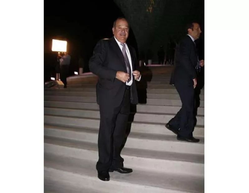 Al parecer el hombre más rico del mundo quiere estar presente en todos los rubros comerciales, ahora tendrá una cementera.