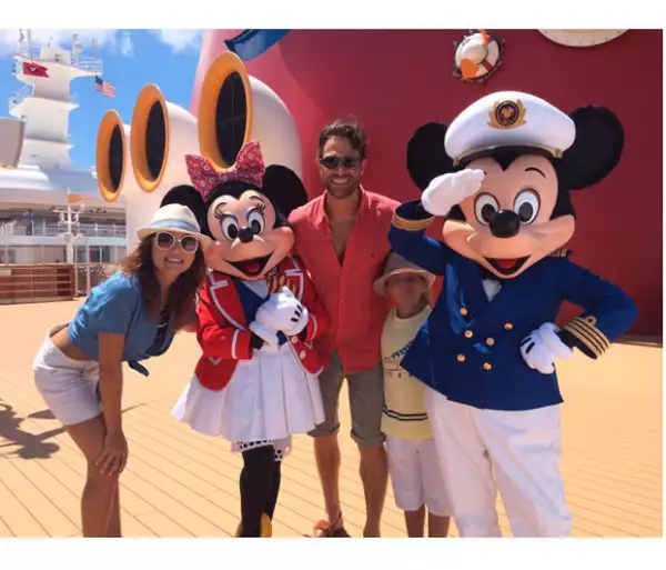 Divertidas vacaciones de verano, la pareja de actores aprovechan el paseo en el Crucero Disney.