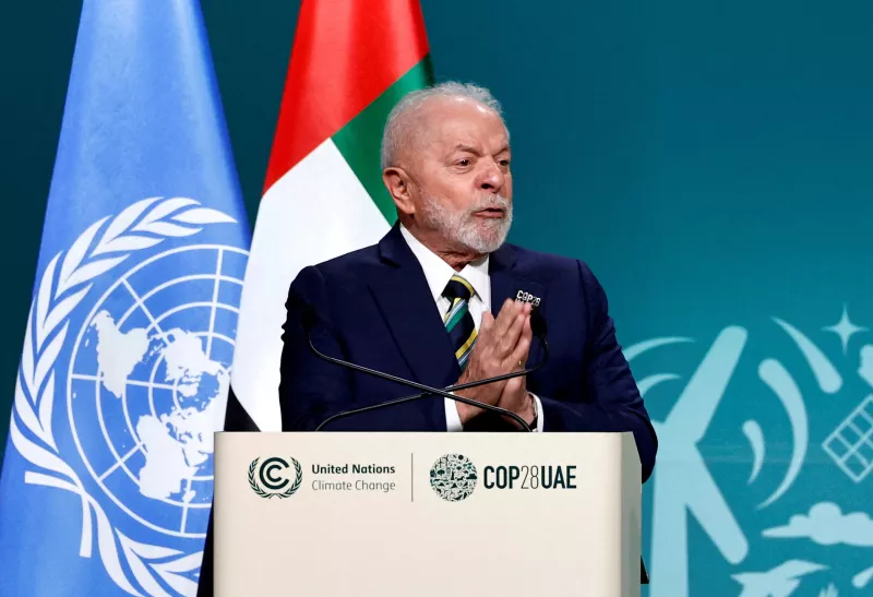 El presidente de Brasil, Luiz Inacio Lula da Silva, hace una declaración nacional en la Cumbre Mundial de Acción Climática durante la Conferencia de las Naciones Unidas sobre el Cambio Climático (COP28) en Dubai, Emiratos Árabes Unidos, el 1 de diciembre de 2023.