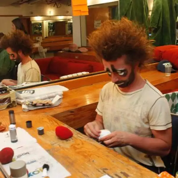 Backstage Slavas Snowshow