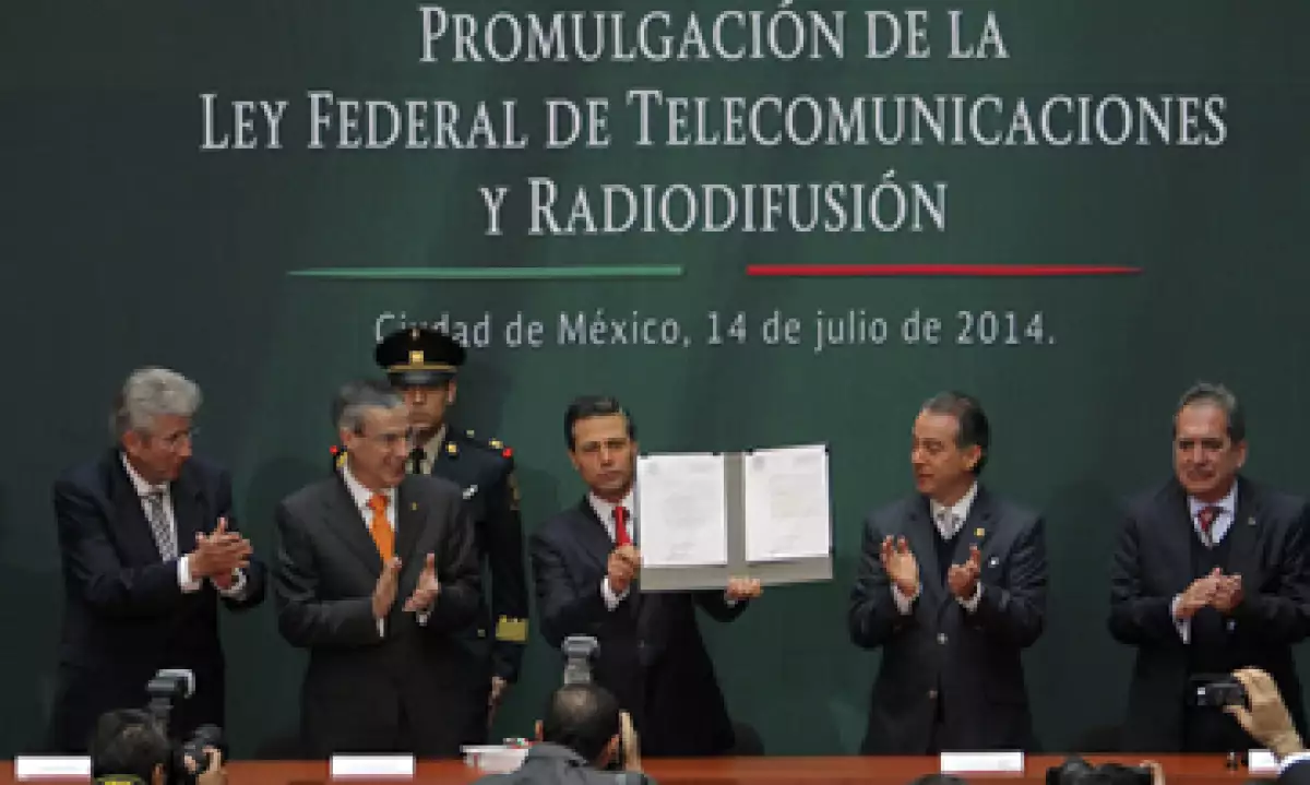 Durante la promulgación de la ley en telecomunicaciones el presidente Peña Nieto resaltó los beneficios de la normativa. (Foto: Notimex)