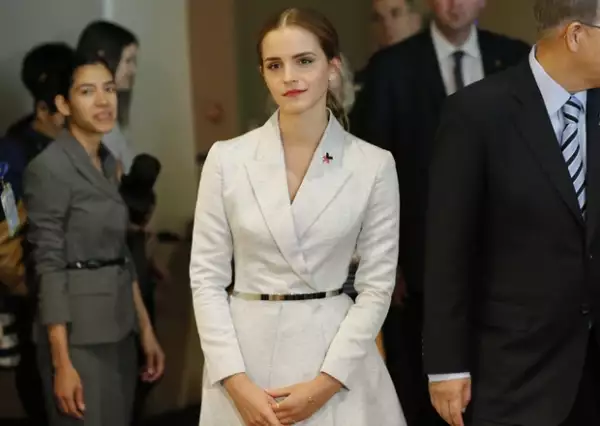 Se creyó que el sitio había amenazado a la actriz con publicar fotos de ella desnuda, pero todo se trata de una campaña de marketing contra el mismo sitio.