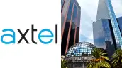 Logo de la empresa Axtel y el edificio de la Bolsa Mexicana de Valores.