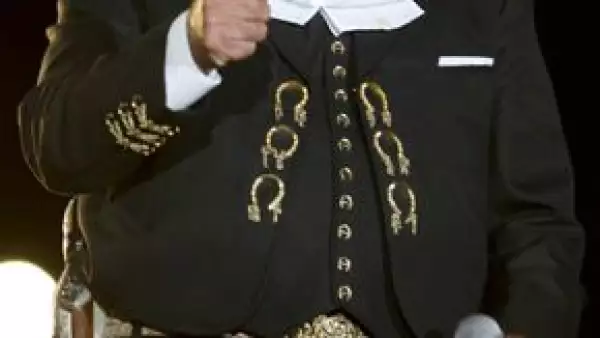 El cantante compartirá con cerca de 700 personas de la tercera edad que viven en la casa ubicada en el barrio Bosque Popular en Colombia.