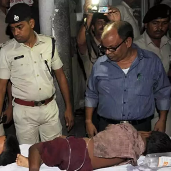 Niños intoxicados por comida en India