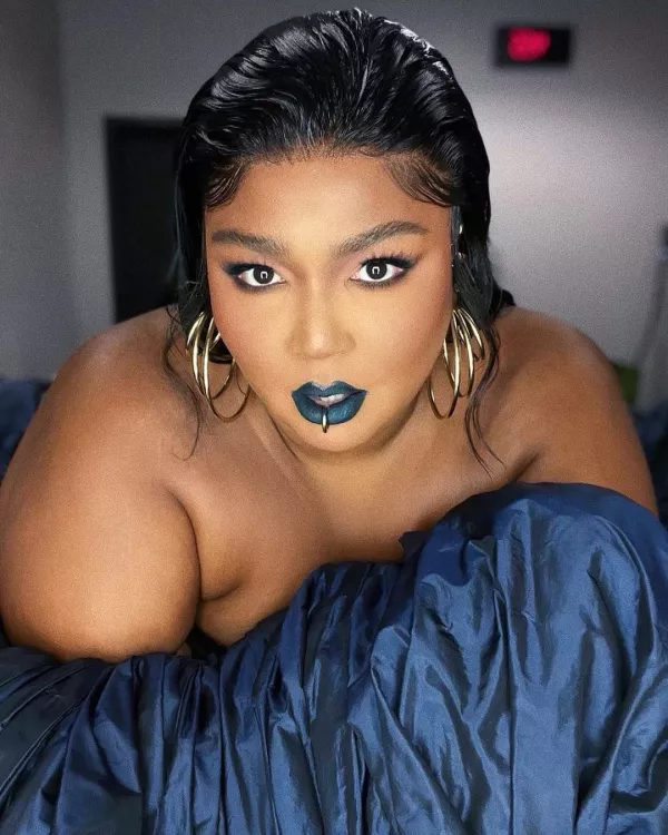 vmas-lizzo.jpg