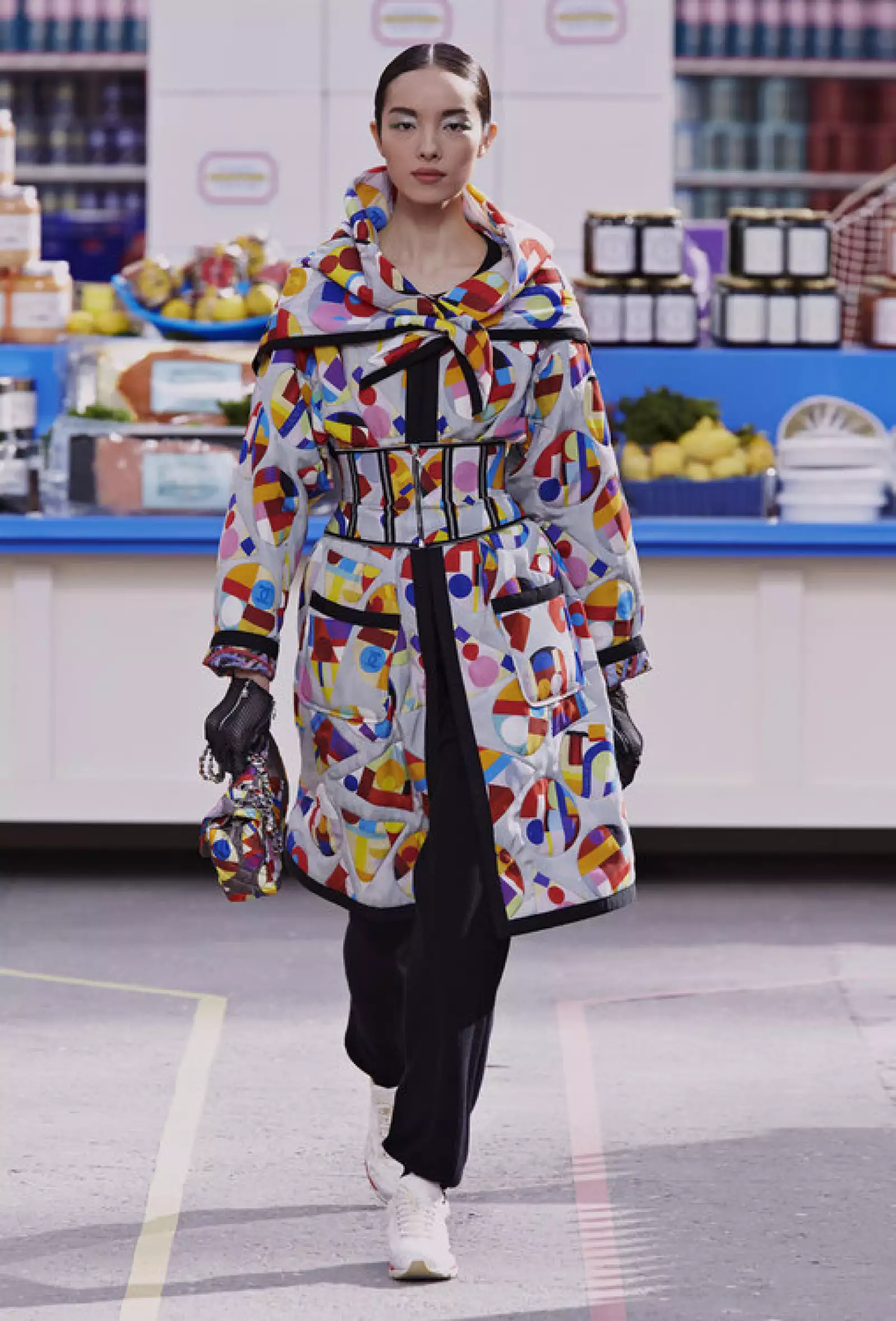 Abrigo que se vio en el supermercado de Chanel para el otoño-invierno 2014.