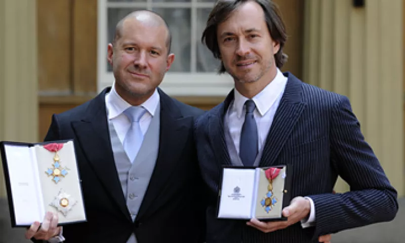 Marc Newson (der) es un amigo muy cercano al jefe de diseño de Apple, Jonathan Ive (izq). (Foto: Getty Images)