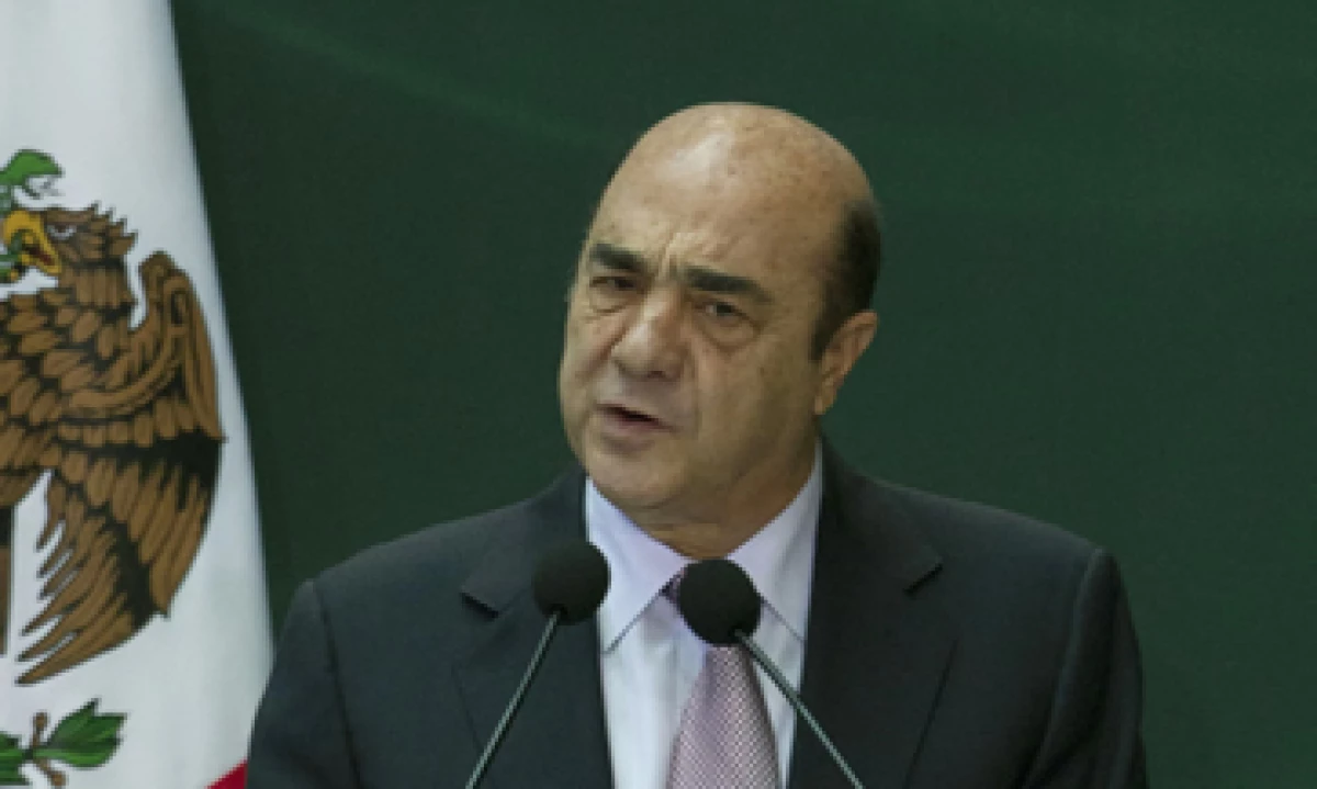 El procurador Jesús Murillo Karam comparece ante el Senado por caso Oceanografía. (Foto: Notimex)