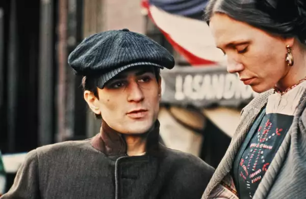 Robert De Niro como Vito Corleone en El Padrino II