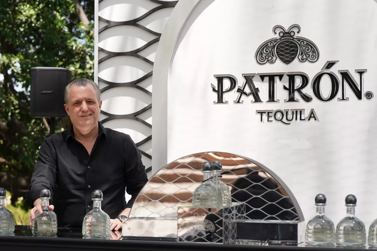 Foto de la presentación de Tequila Patrón en su lanzamiento del cristalino más suave y dulce.