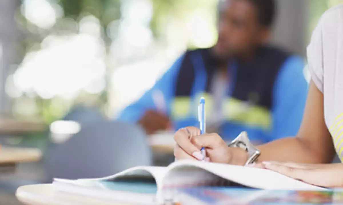 El bajo desempeño escolar es un motivo de deserción para dos de cada tres estudiantes que abandonan el bachillerato. (Foto: Getty Images)