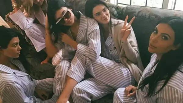 Las hermanas Kardashian en el baby shower de Kim.