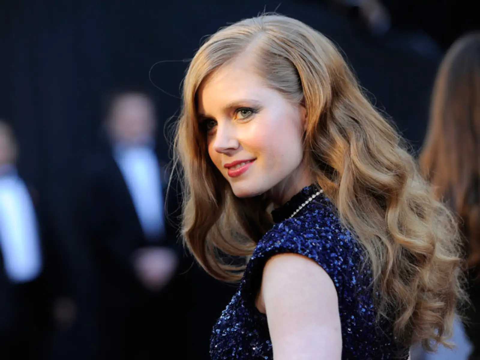La actriz Amy Adams trabajó de mesera en la cadena de restaurantes Hooters para pagarse su carrera. Ha sido nominada a un Globo de Oro y un Oscar.