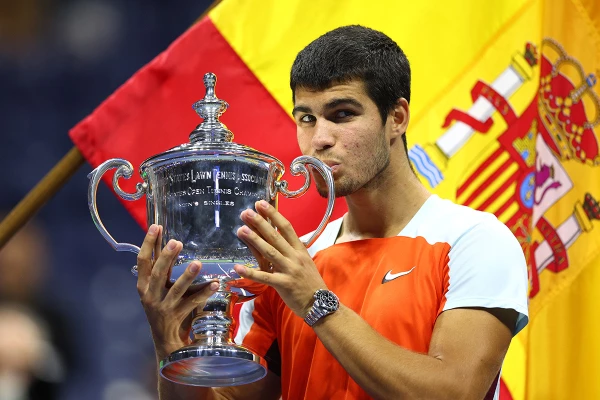 Alcaraz gana el campeonato de tenis de Estados Unidos y es el nº1 del tenis mundial Carlos Alcaraz tenista español gana el Abierto de Estados Unidos y es nuevo número uno del mundo de la ATP