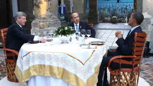 Los presidentes de México y Estados Unidos y el primer ministro de Canadá tuvieron una cena privada en el Instituto Cultural Cabañas, luego disfrutaron de un evento con mariachi y bailes folclóricos.