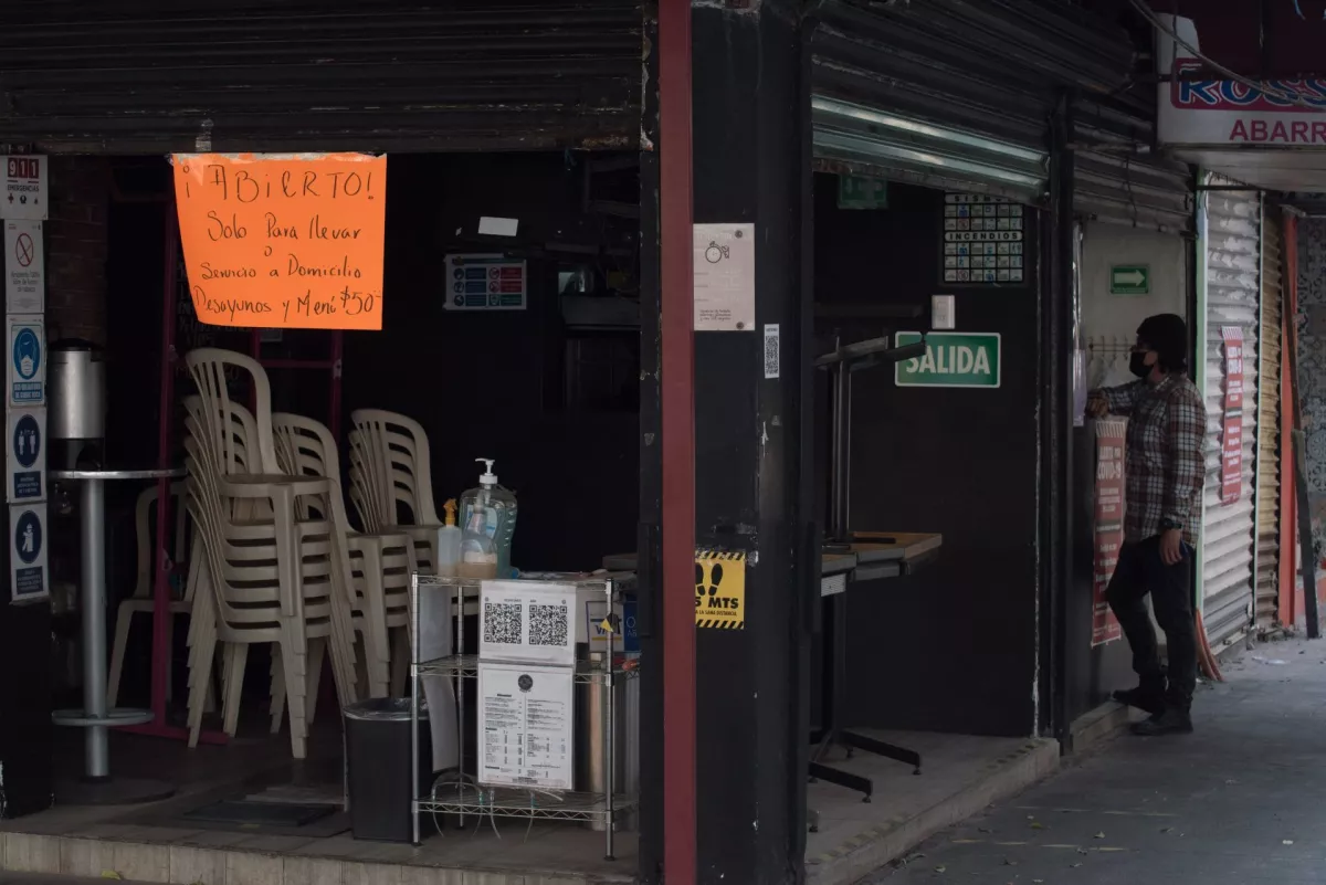Efecto COVID: cierre de negocio crece como causa de desocupación entre jóvenes