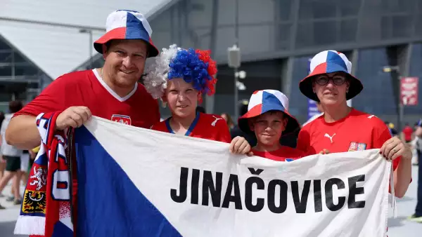 Los fanáticos de Chequia llegan antes del partido del Grupo A de la Copa Mundial de la FIFA 2026 entre Chequia y Sudáfrica en el Estadio de Atlanta el 18 de junio de 2026 en Atlanta, Georgia.