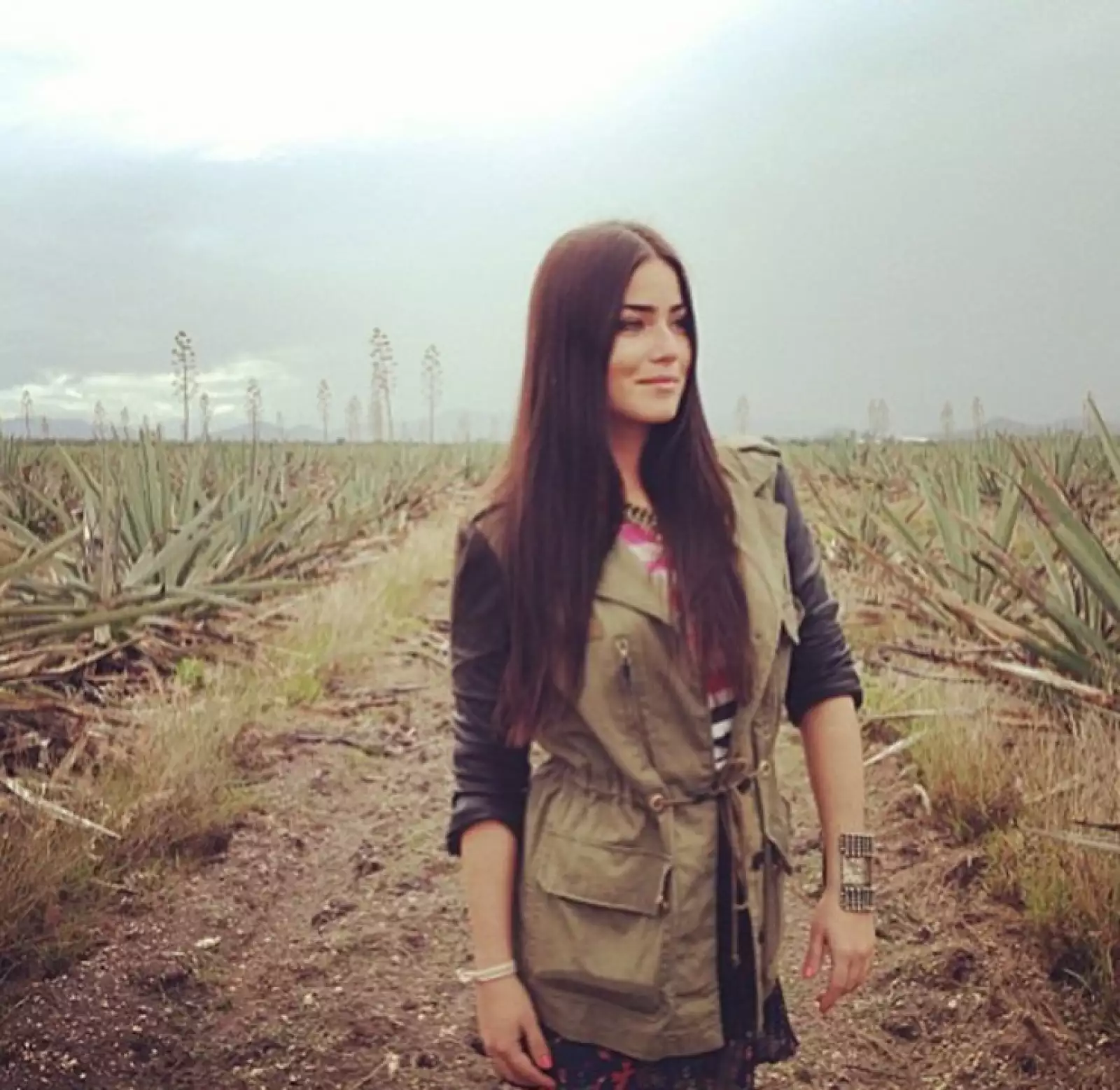 Esta casadora se le ve muy bien, pues la supo combinar con la blusa.