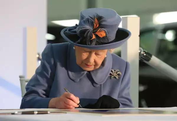Reina Isabel II