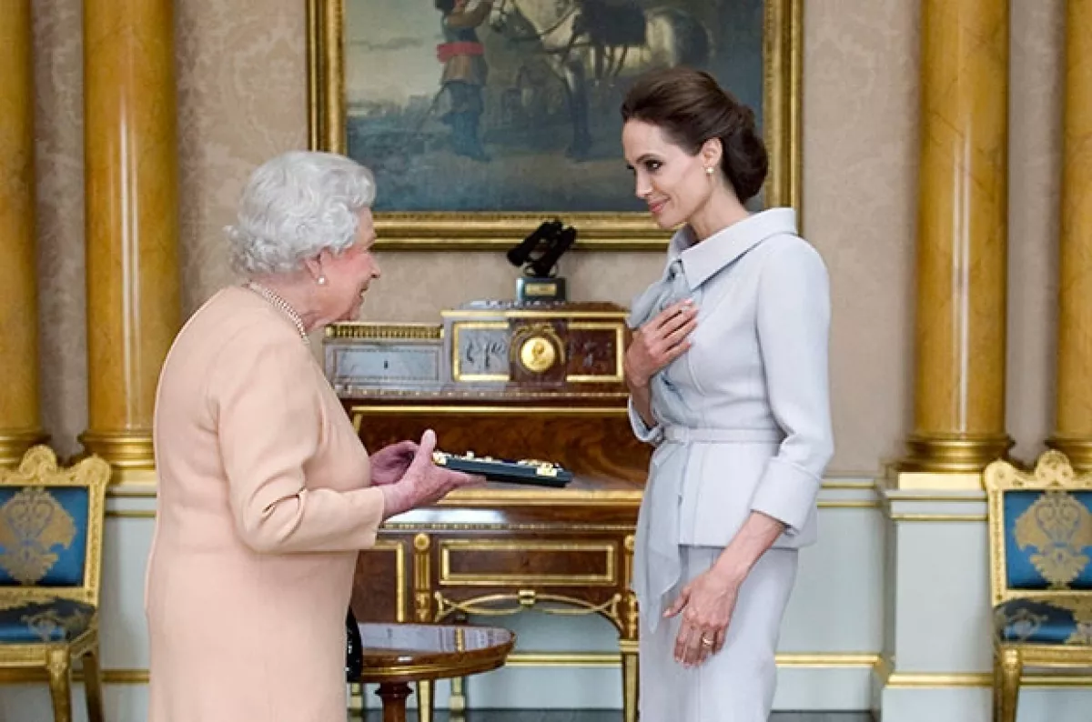 La actriz recibió este honor por su labor contra la violencia sexual en contextos de guerra.
