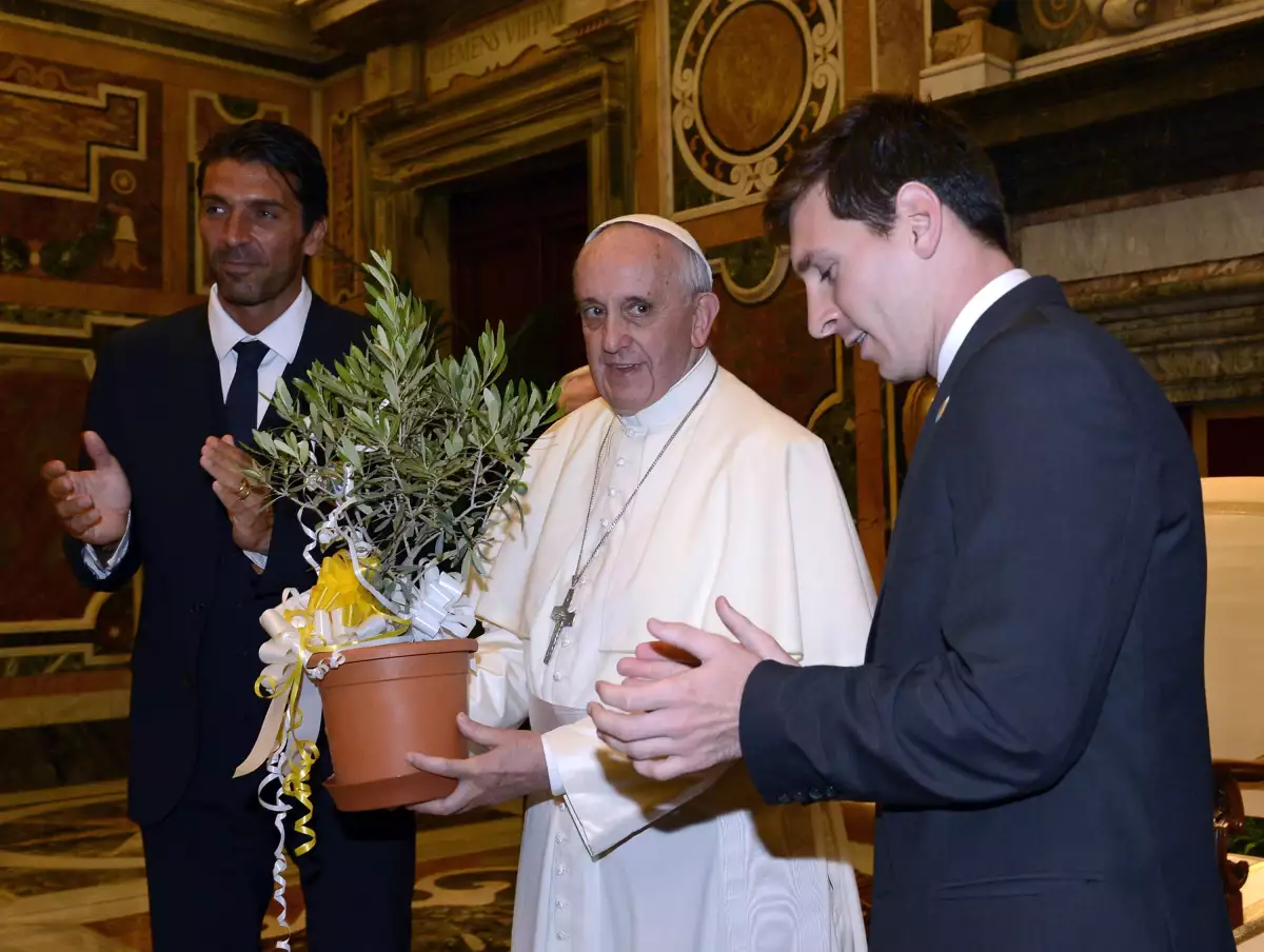 Papa Francisco y Lionel Messi