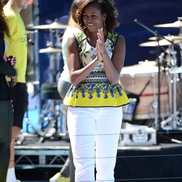 En el "Arthur Ashe Kids Day" usó un top sin mangas tipo peplum del diseñador Prabal Gurung.