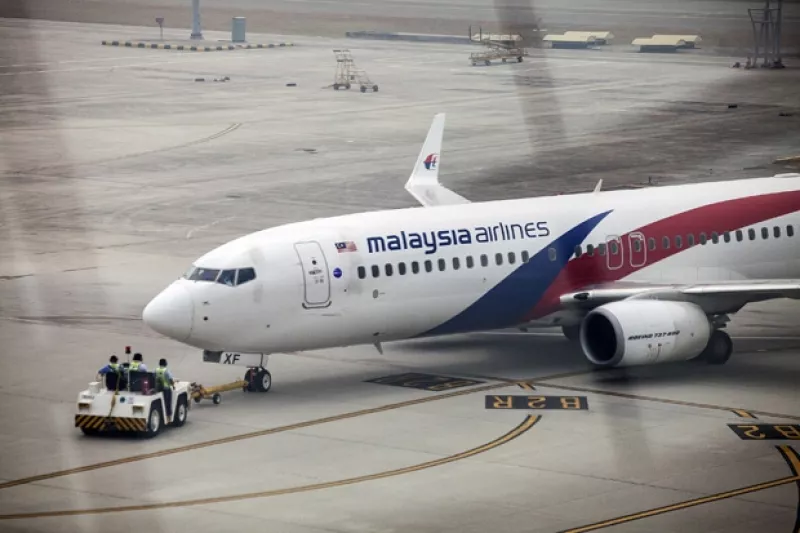 Investigadores británicos concluyeron que la última posición del avión fue al oeste de Perth, informó el primer ministro de Malasia.