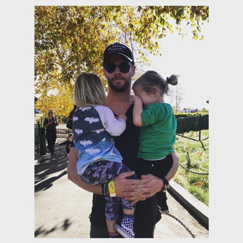 Chris y niños