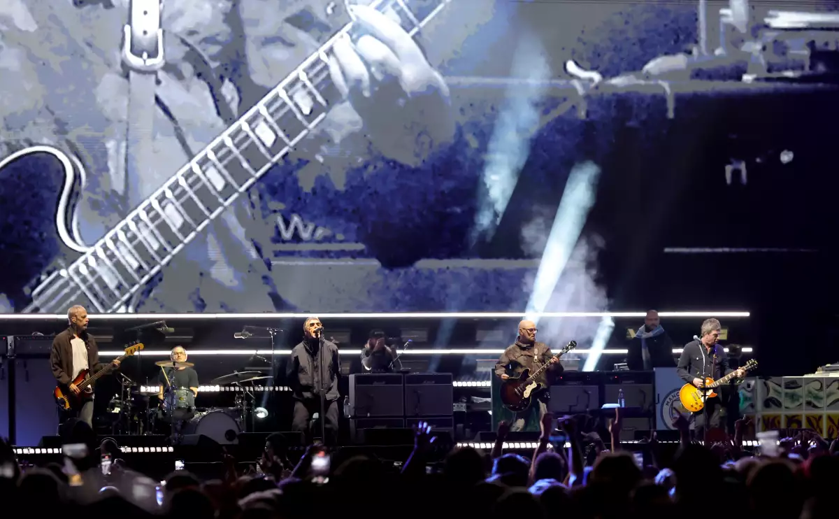 Oasis Performs At The Rose Bowl